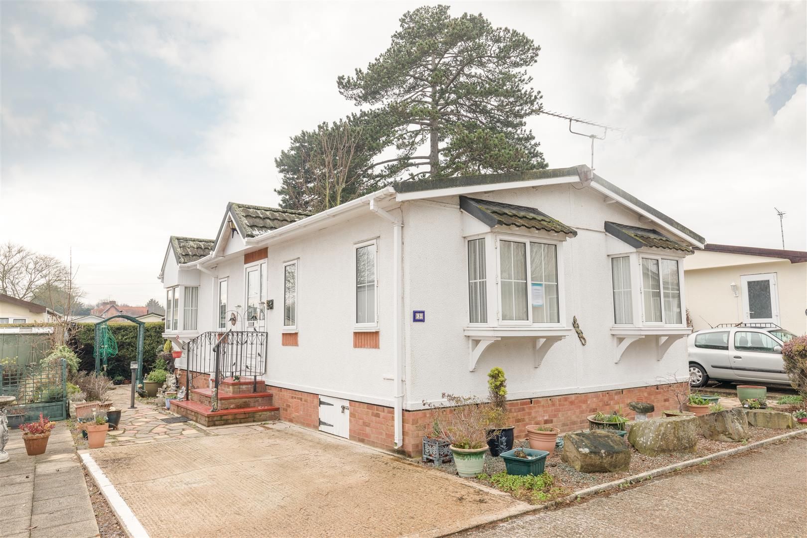 2 bed mobile/park home for sale in The Ridings, Willows Riverside Park