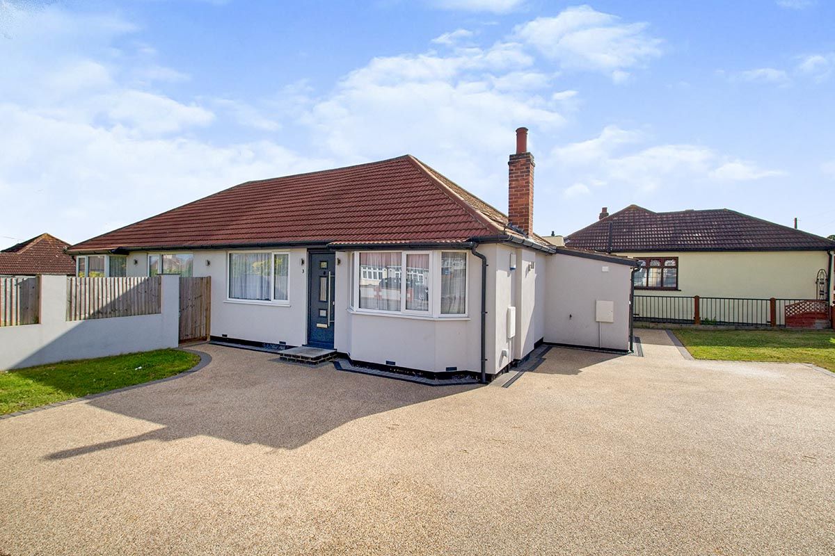 4 bed bungalow for sale in Leckwith Avenue, Bexleyheath DA7 Zoopla