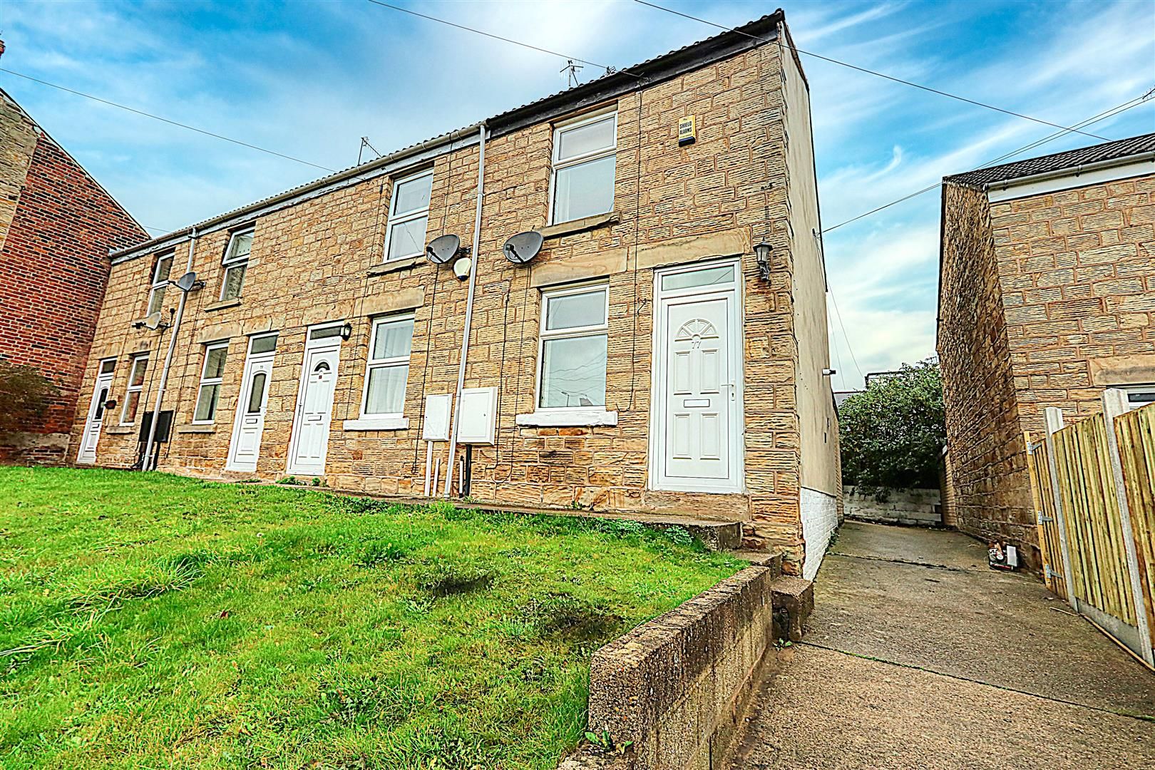 2 bed end terrace house to rent in High Street, New Whittington, Chesterfield, Derbyshire S43