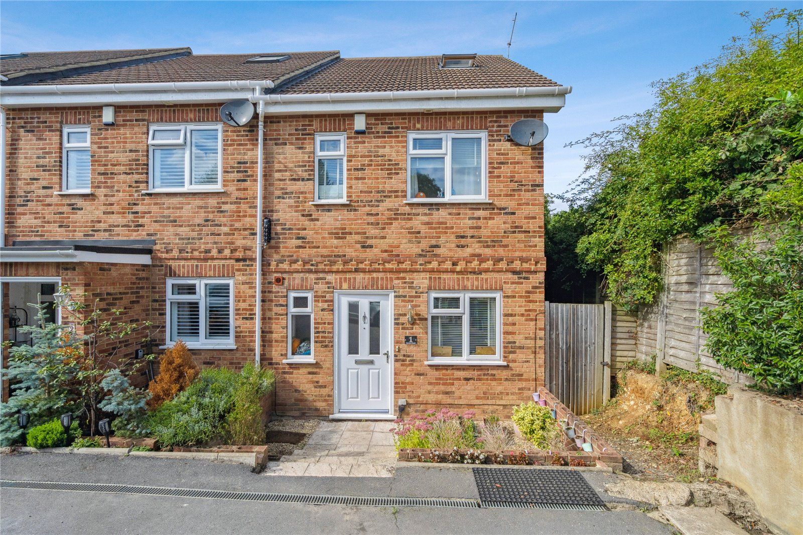 3 bed end terrace house for sale in Clovers Court, Chorleywood WD3 Zoopla