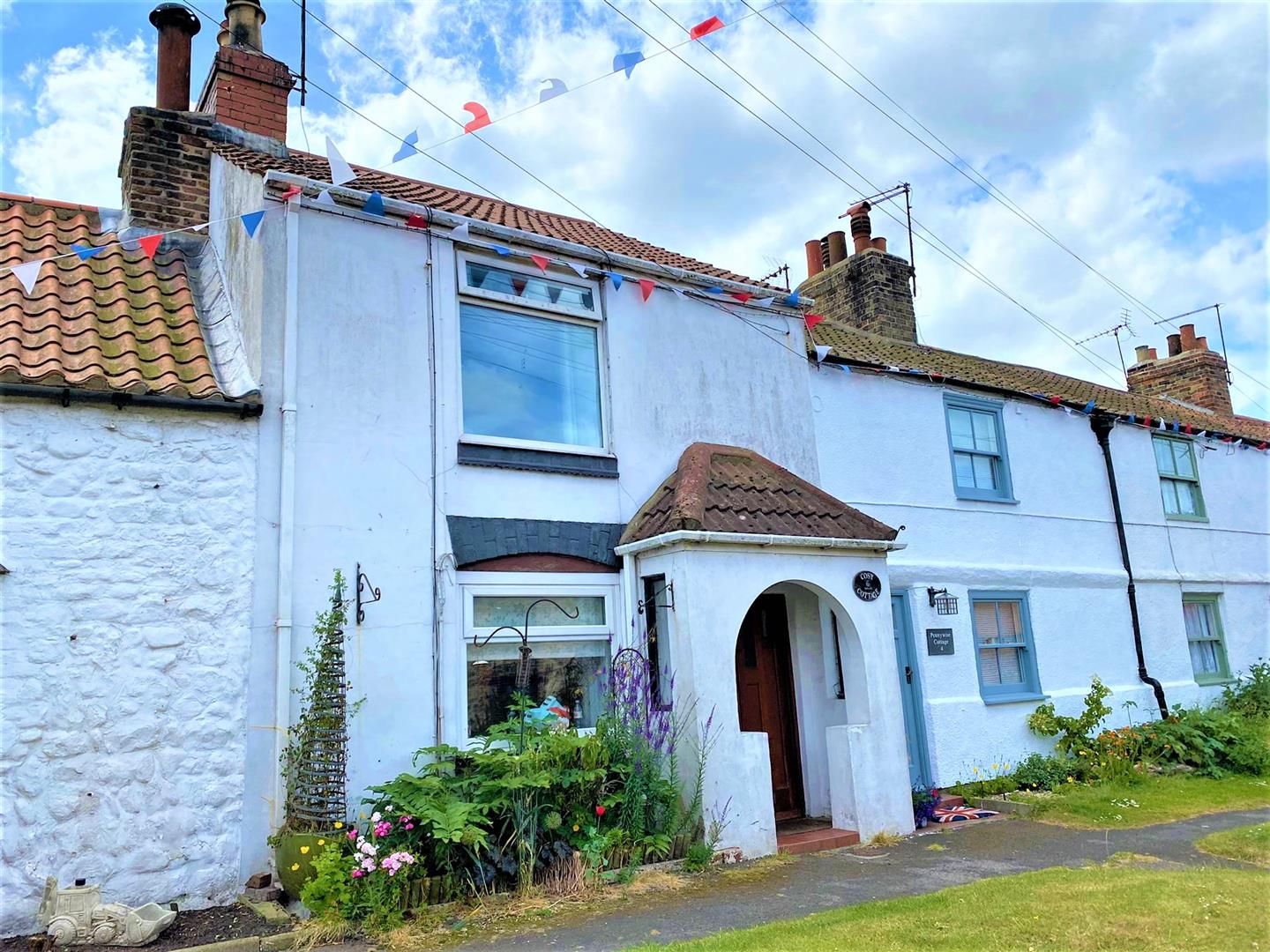 2 bed property for sale in Cliff Road, Atwick, Driffield YO25 Zoopla
