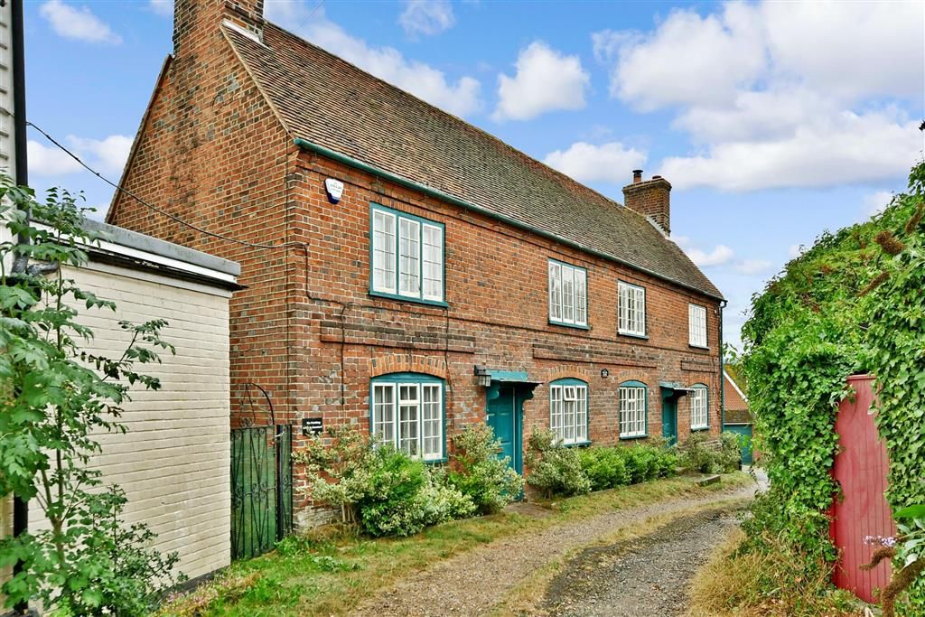 4 bed detached house for sale in Staple Street, Hernhill, Faversham