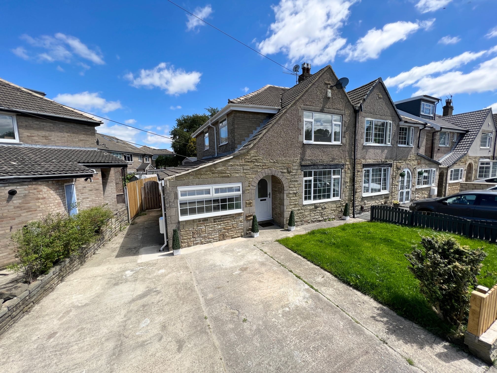 4 bed semidetached house for sale in Shay Crescent, Heaton, Bradford