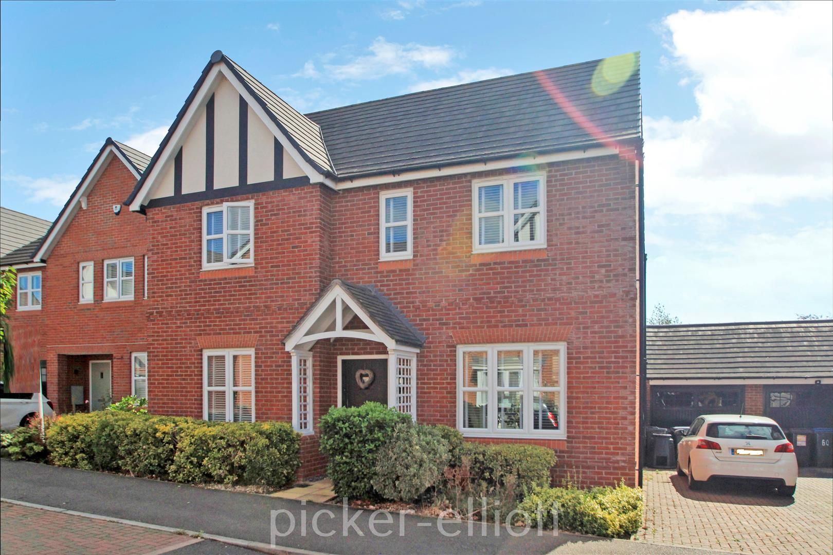 4 bed detached house for sale in Holywell Fields, Hinckley LE10 Zoopla