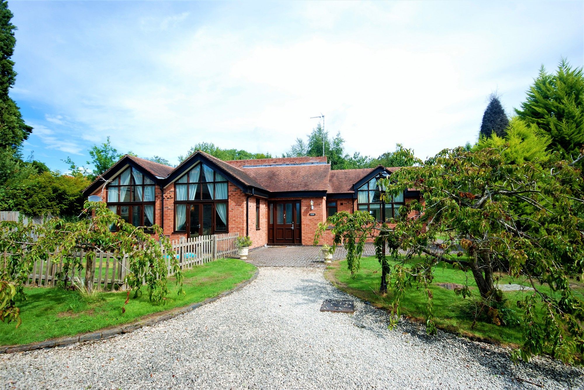 4 bed bungalow to rent in Blackdown Hall, Sandy Lane, Leamington Spa