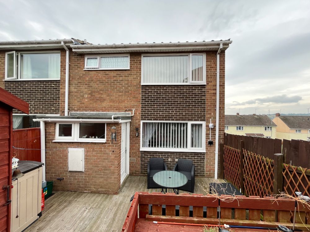 3 bed end terrace house for sale in Coates Close, Stanley, County