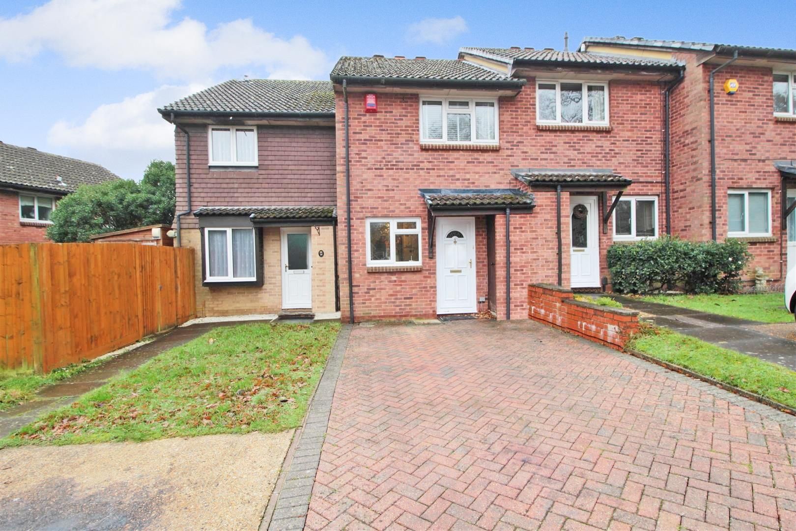2 bed property for sale in Birkdale Drive, Ifield, Crawley RH11 Zoopla