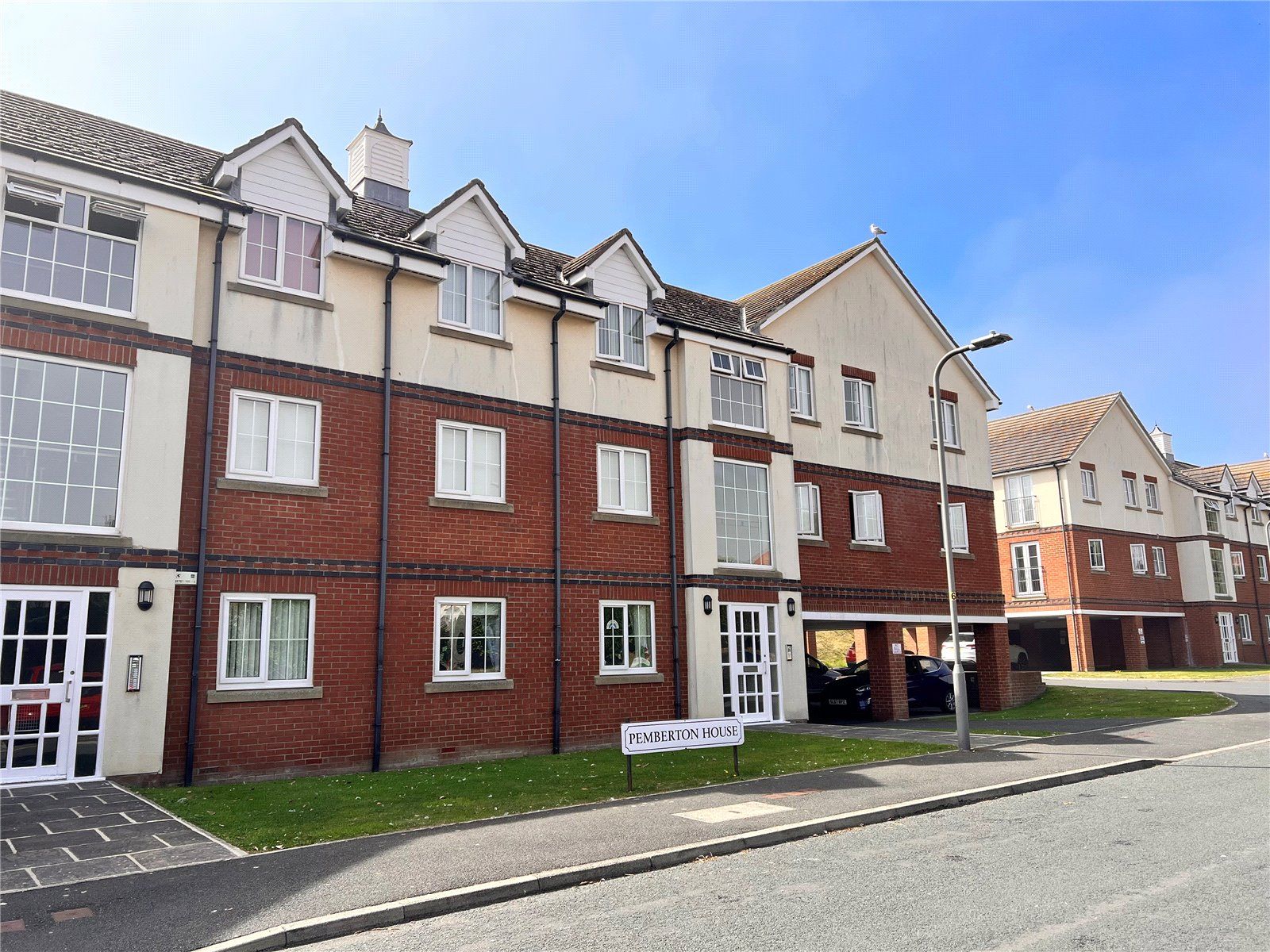 2 bed flat for sale in Station Avenue, Whitby YO21 Zoopla