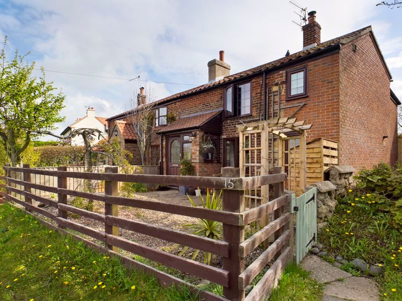 3 bed semidetached house for sale in Manor View Road, Lebberston