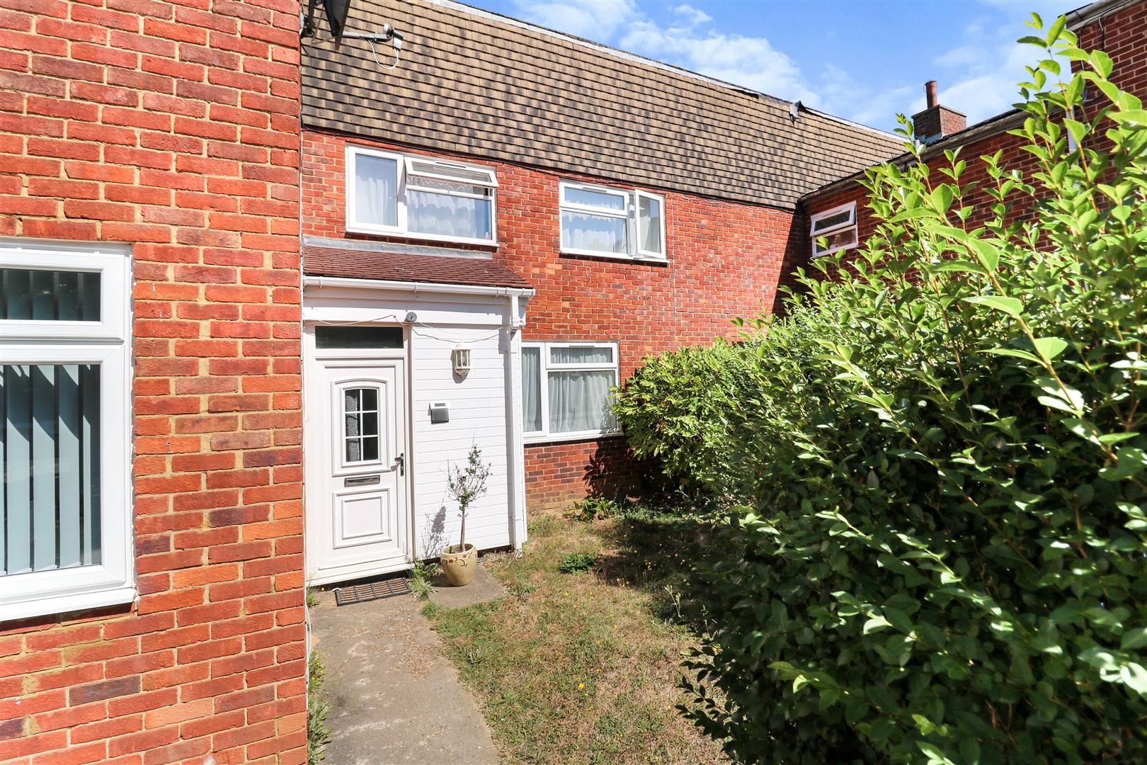 2 bed terraced house for sale in Woodcroft, Harlow CM18 Zoopla