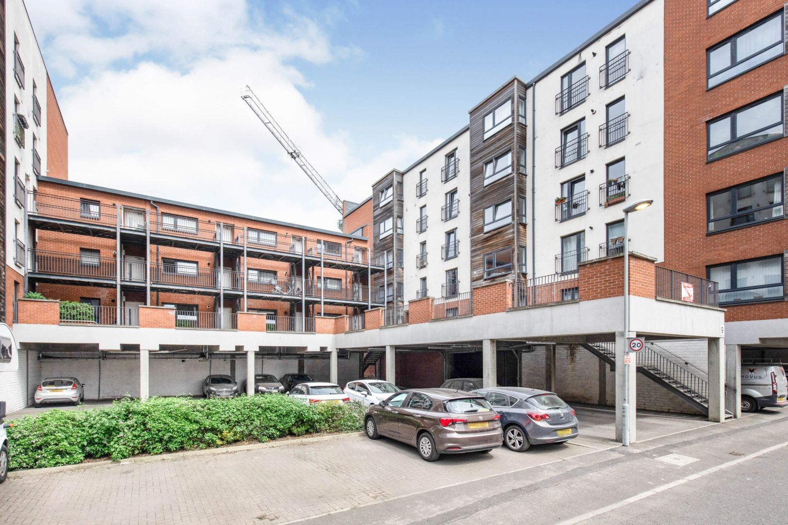 9 Salamander Court, Edinburgh EH6  