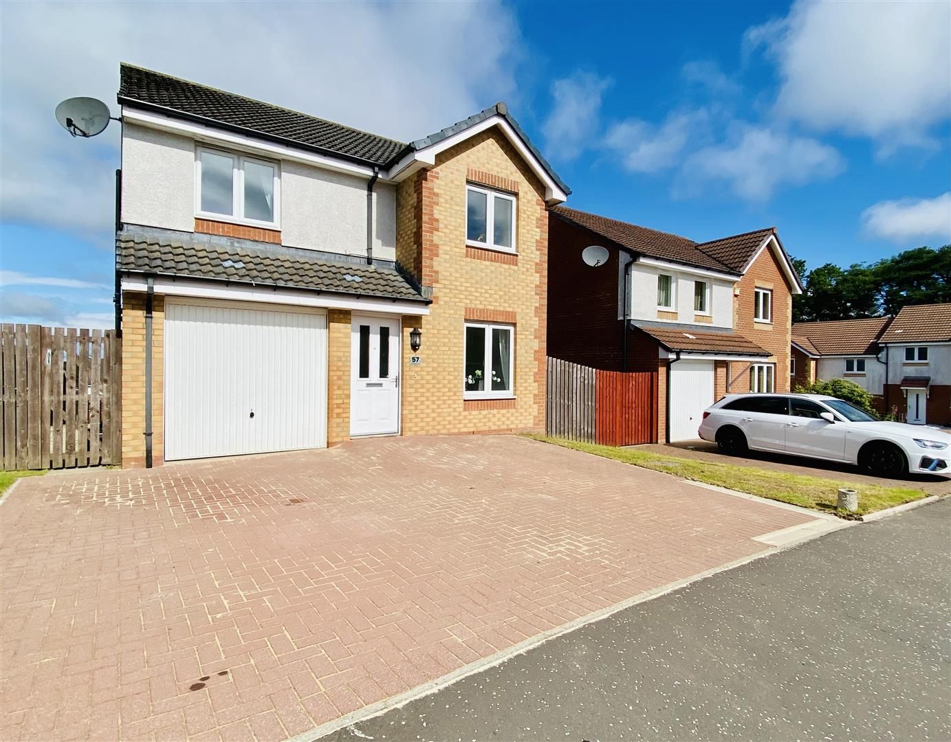 4 bed detached house for sale in Applegate Drive, East Kilbride