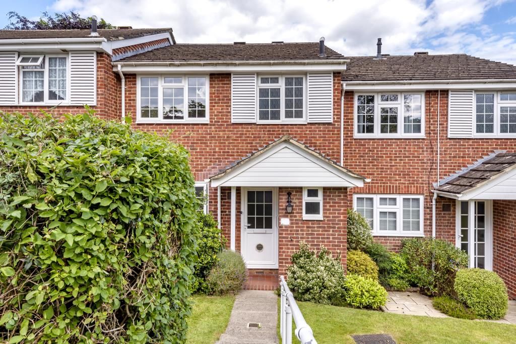 3 bed terraced house for sale in Woking, Surrey GU22 Zoopla