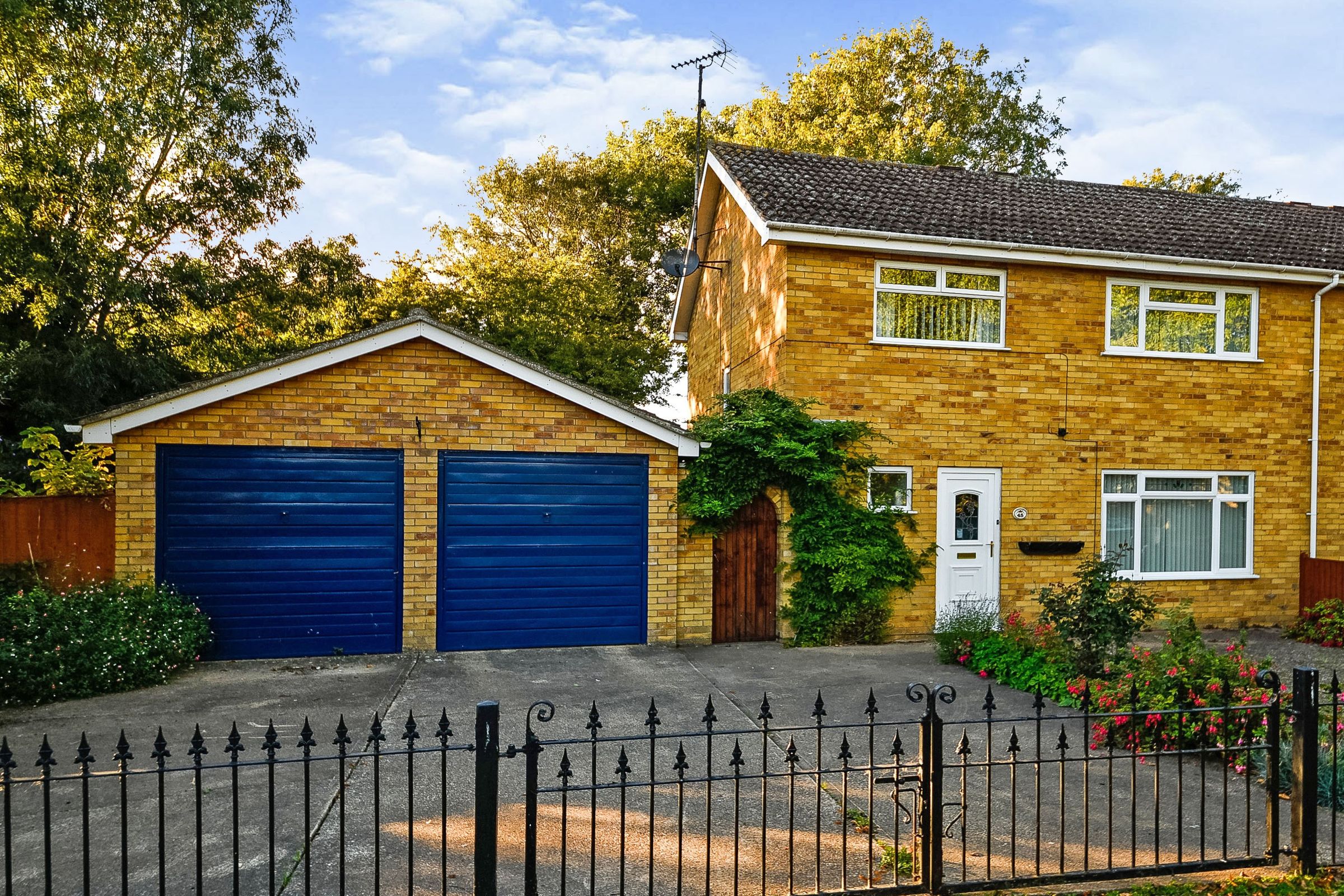 4 bed semidetached house for sale in Grey Sedge, King's Lynn PE30 Zoopla