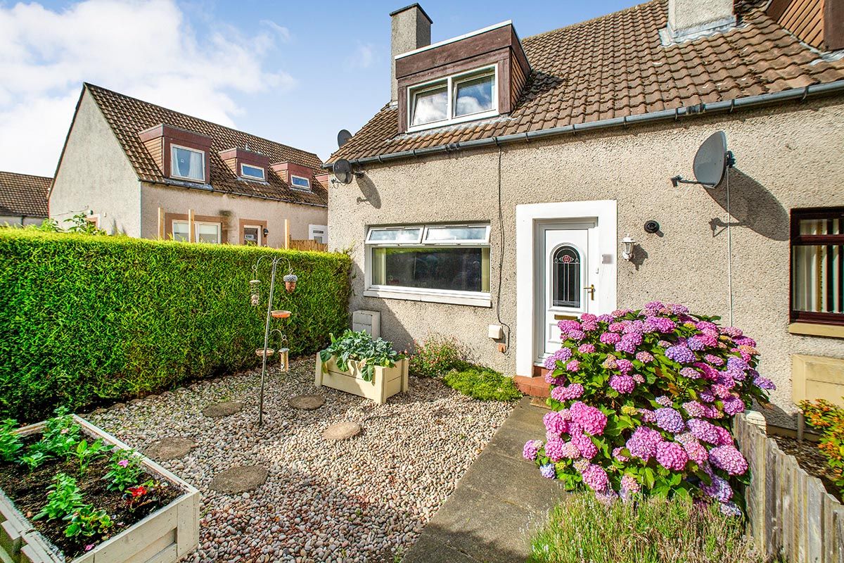 2 bed semidetached house for sale in Carberry Court, Whitecraig