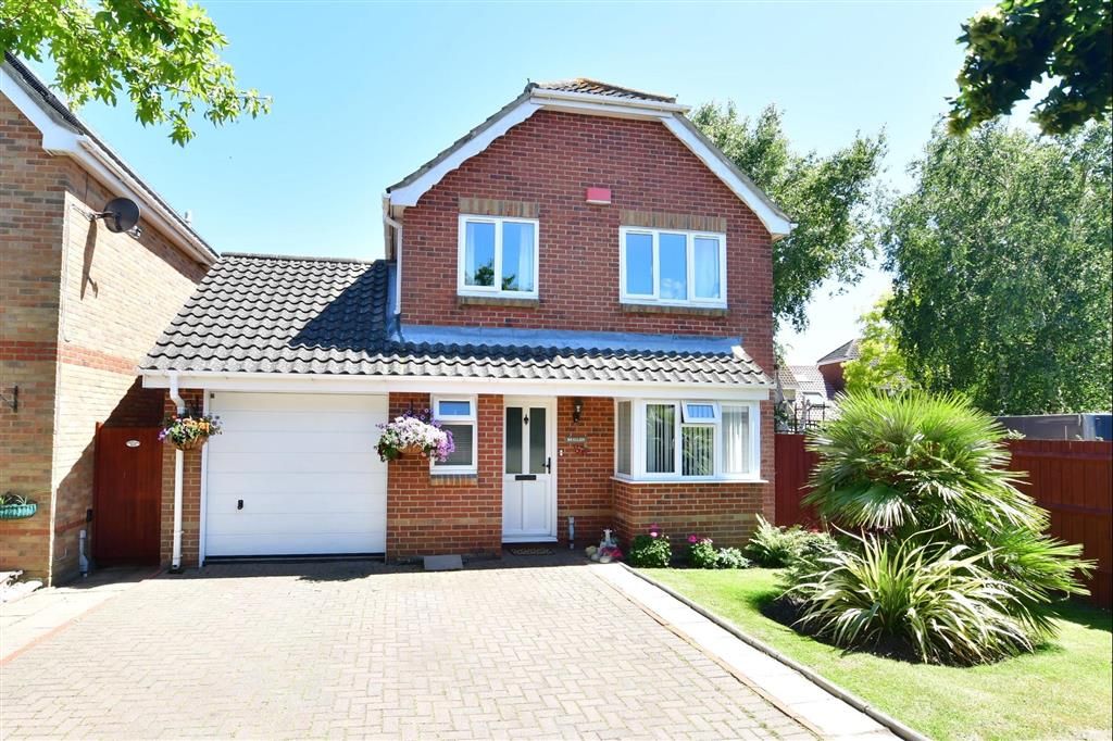 3 bed detached house for sale in Harden Road, Lydd, Romney Marsh, Kent