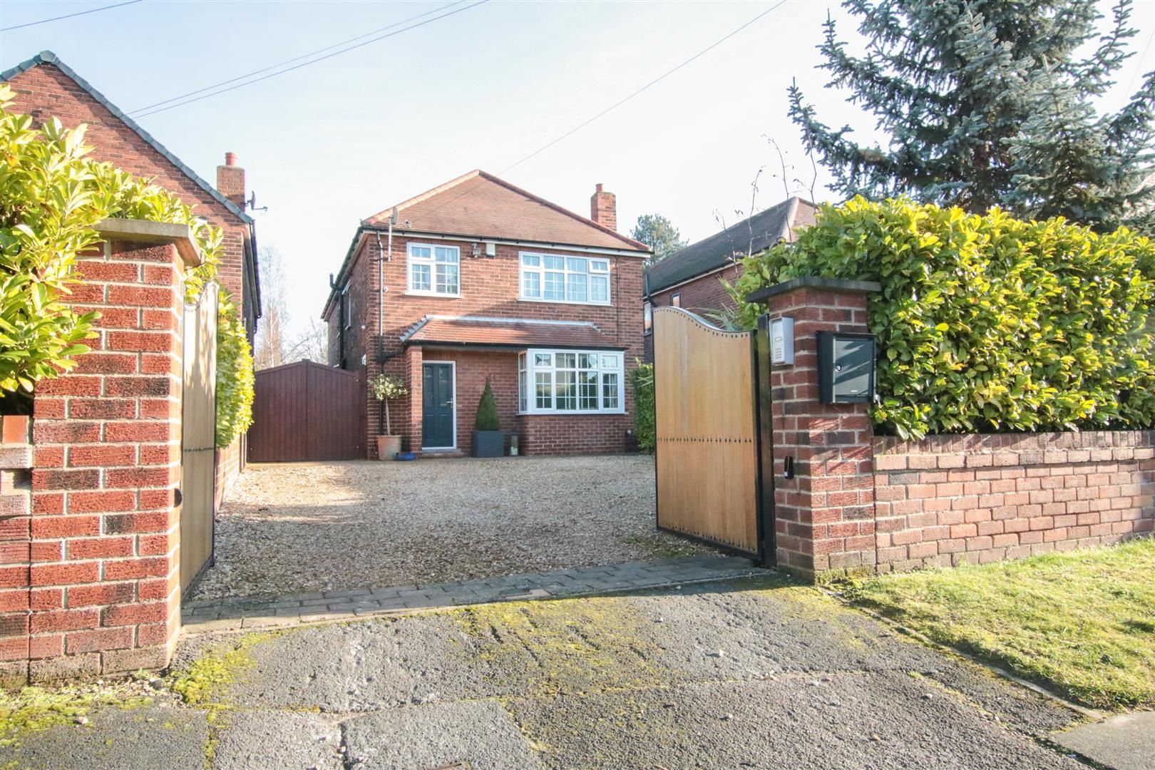 4 bed detached house for sale in Ellers Avenue, Bessacarr, Doncaster