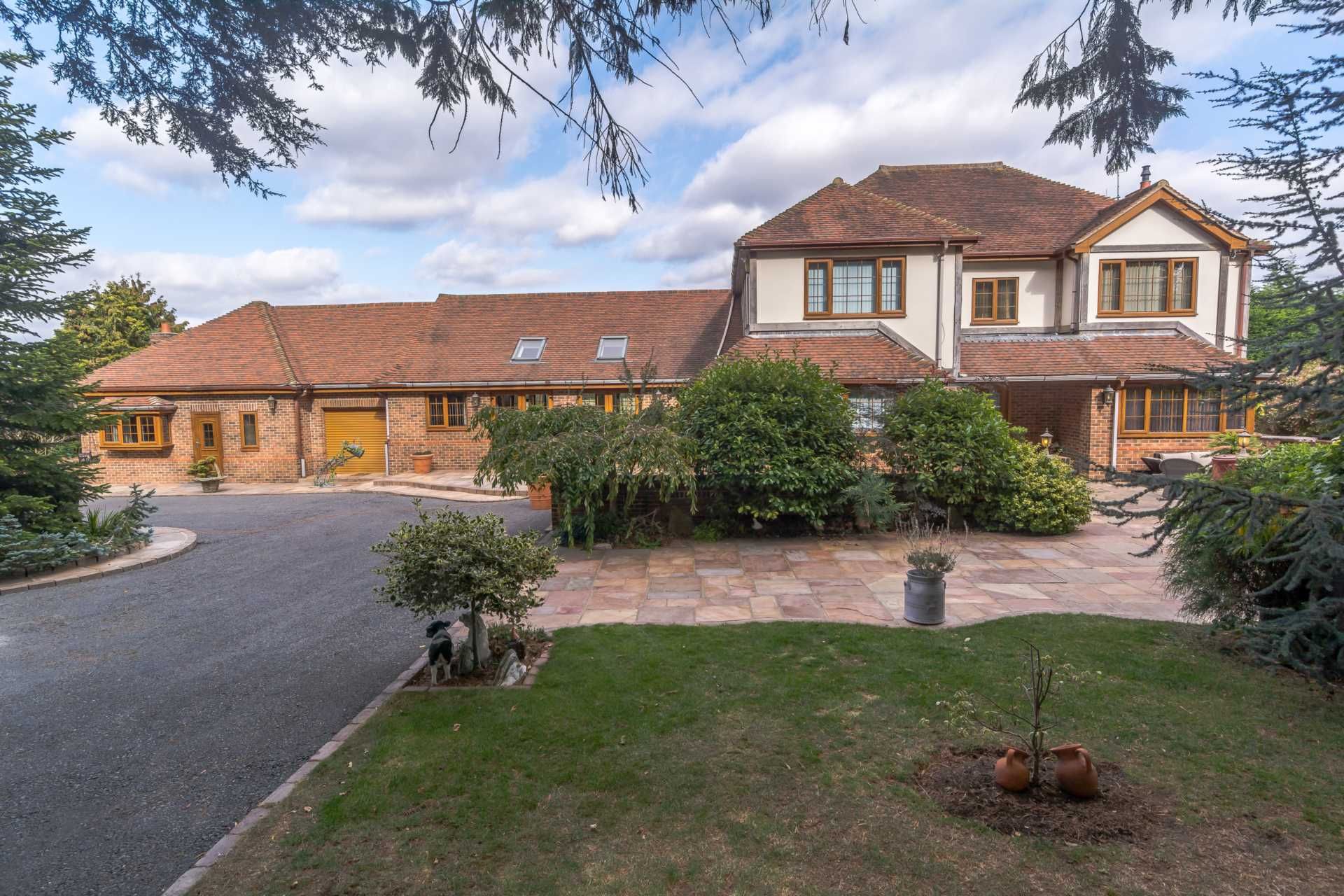 4 bed detached house for sale in Blunsdon Hill, Blunsdon, Swindon SN26