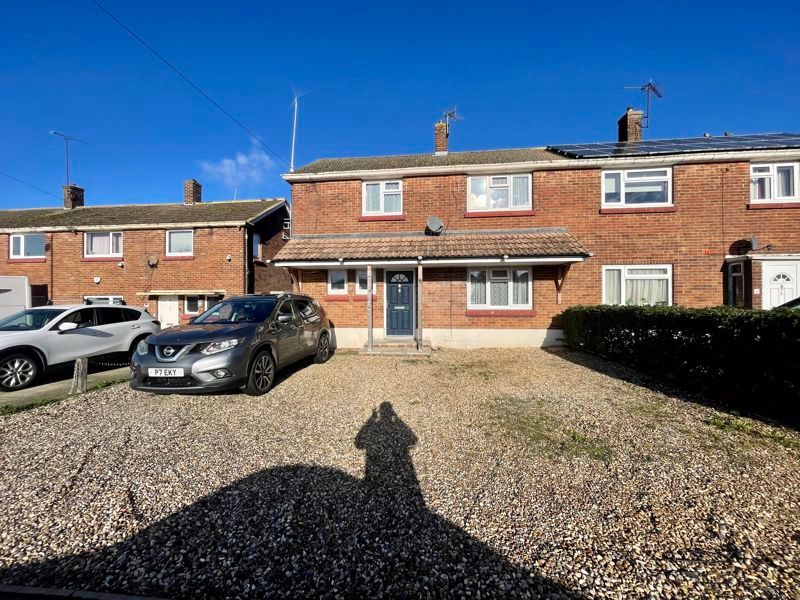 3 bed semidetached house for sale in Maidenbower Avenue, Dunstable LU6