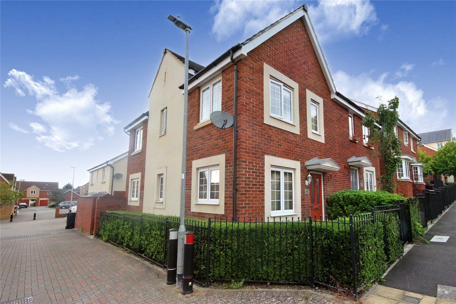 3 bed semidetached house for sale in Walkinshaw Road, Moredon, Swindon, Wiltshire SN2 Zoopla
