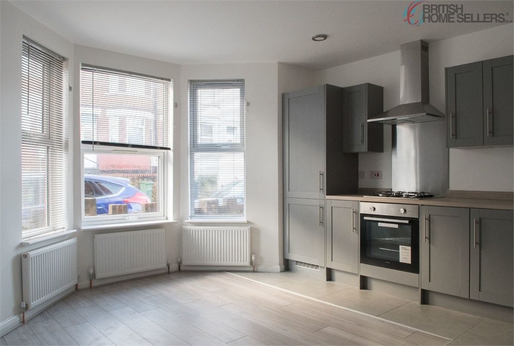 Newcombe Road, Luton, Bedfordshire LU1  