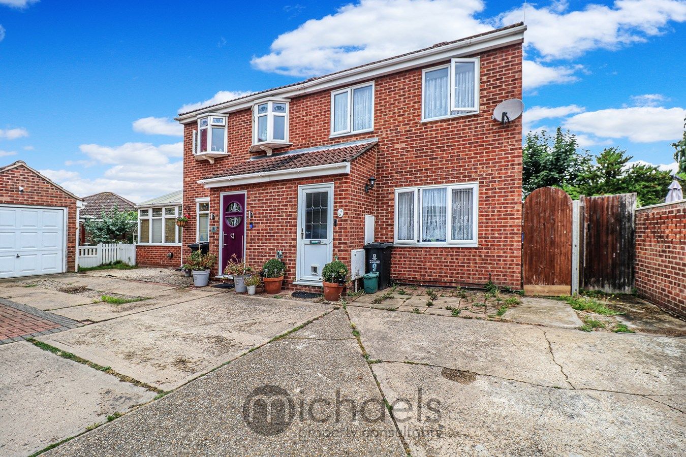 3 bed semidetached house for sale in Armidale Walk, Colchester CO2