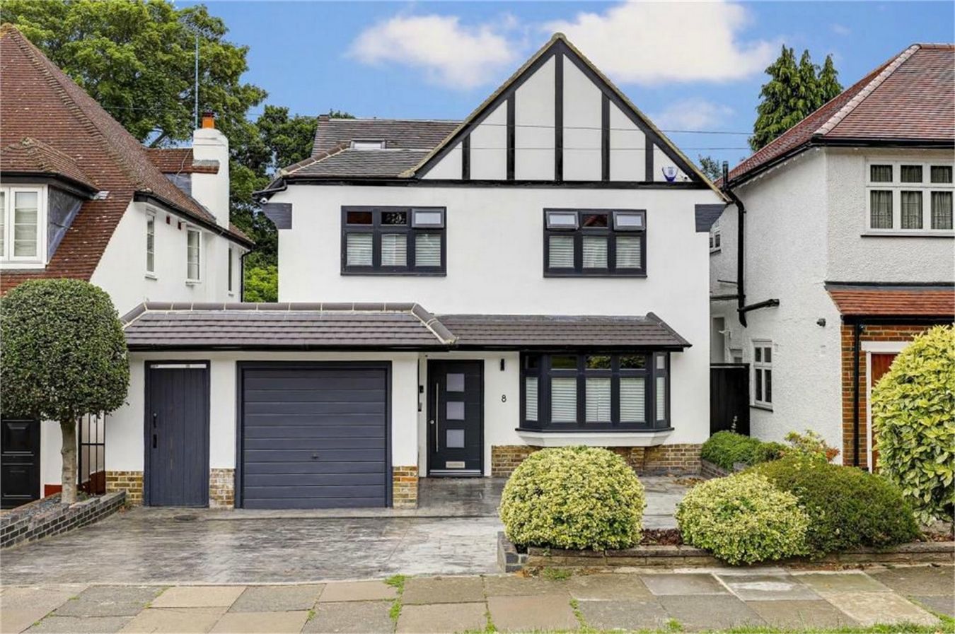 Stone Hall Road, London, United Kingdom N21  