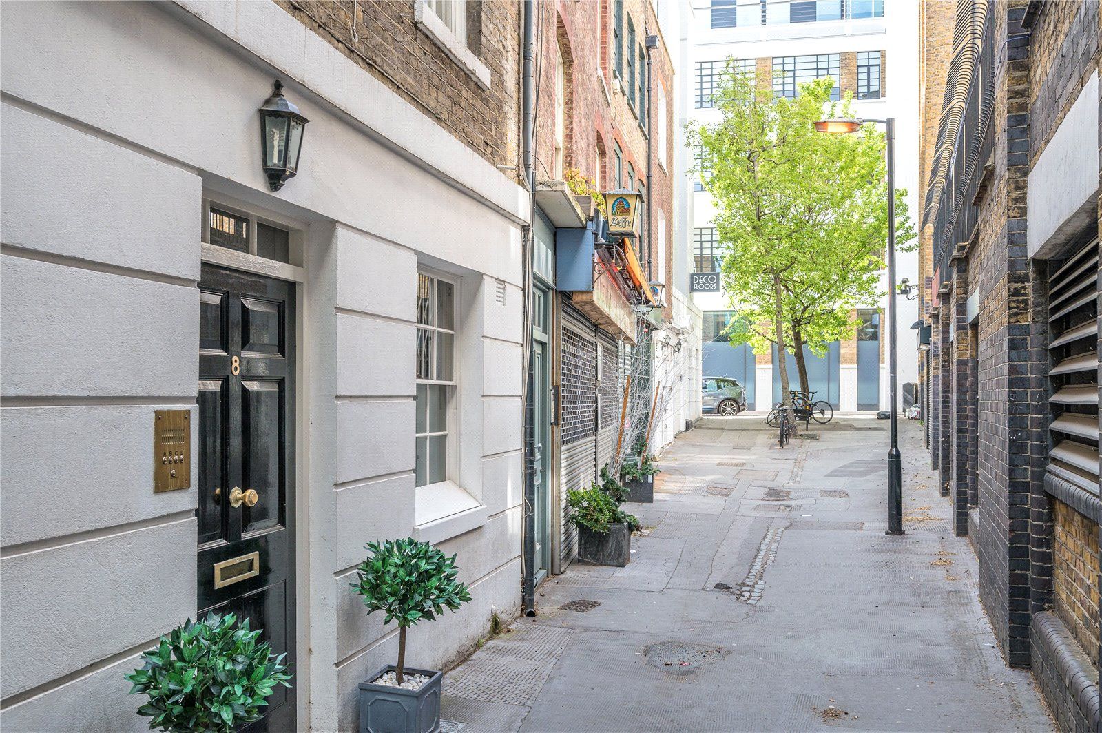 Jerusalem Passage, London EC1V