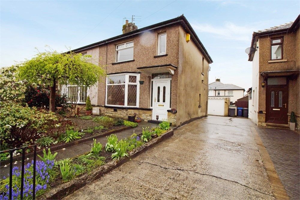 3 bed semidetached house for sale in Pendle Street, Barrowford, Nelson
