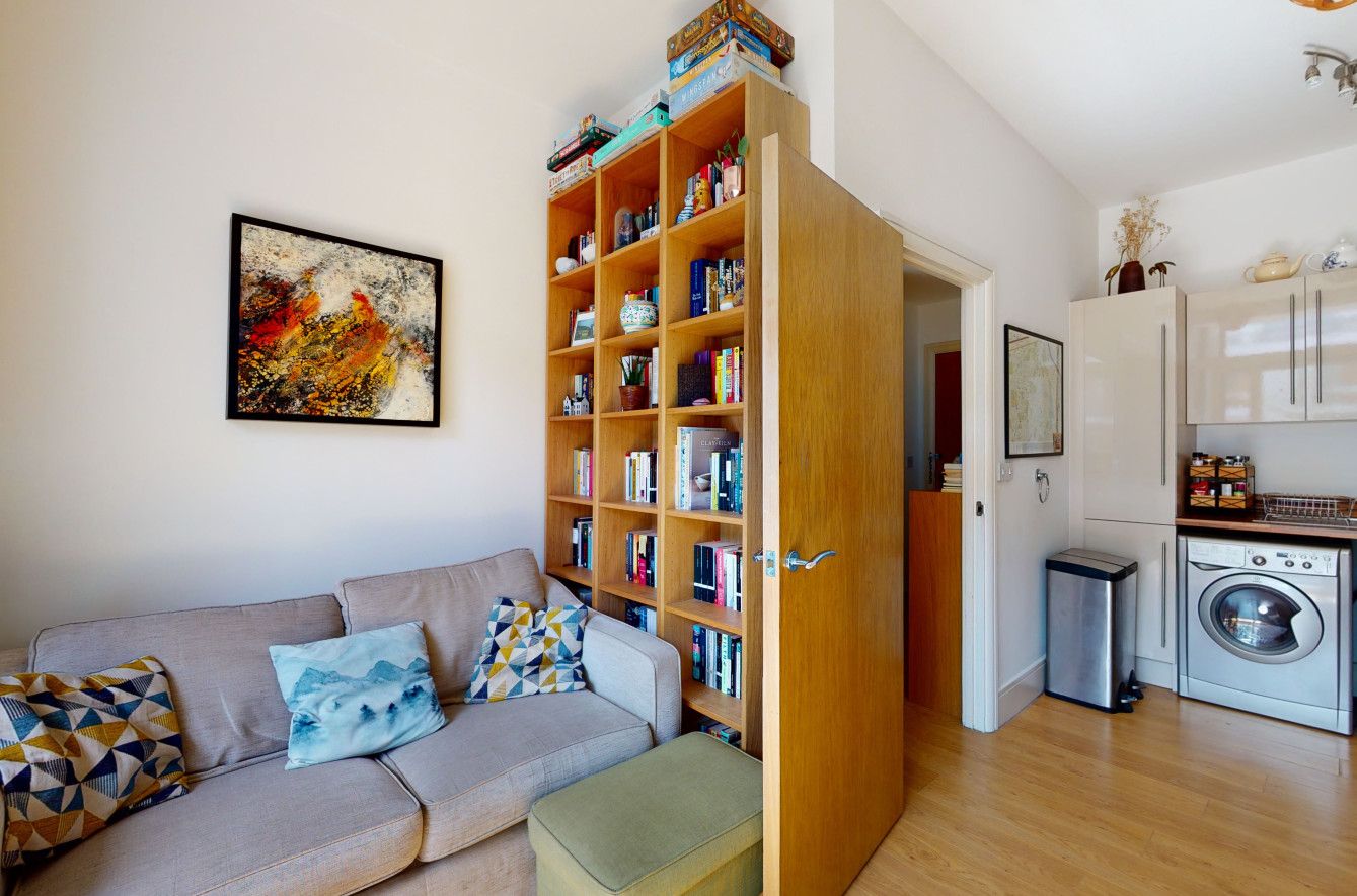 1 bed flat for sale in 1 Cornell Square, Wandsworth Road, Lambeth
