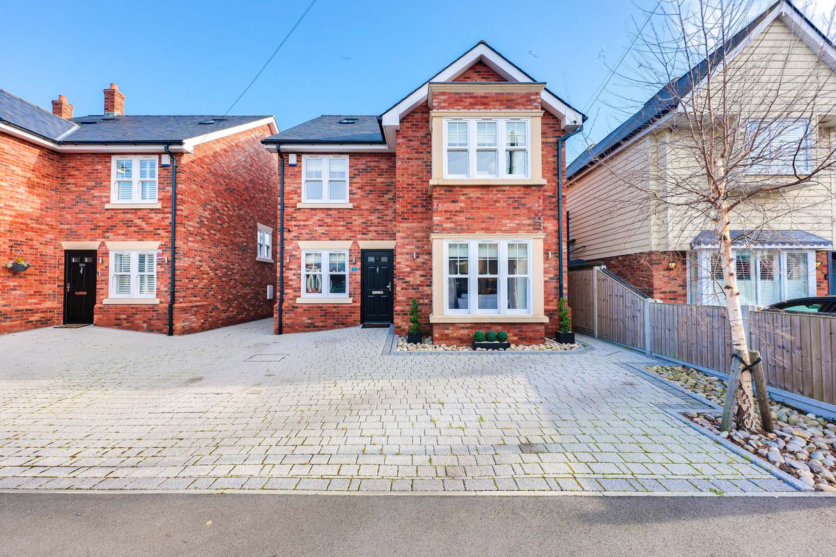5 bed detached house for sale in Salisbury Road, LeighOnSea SS9 Zoopla