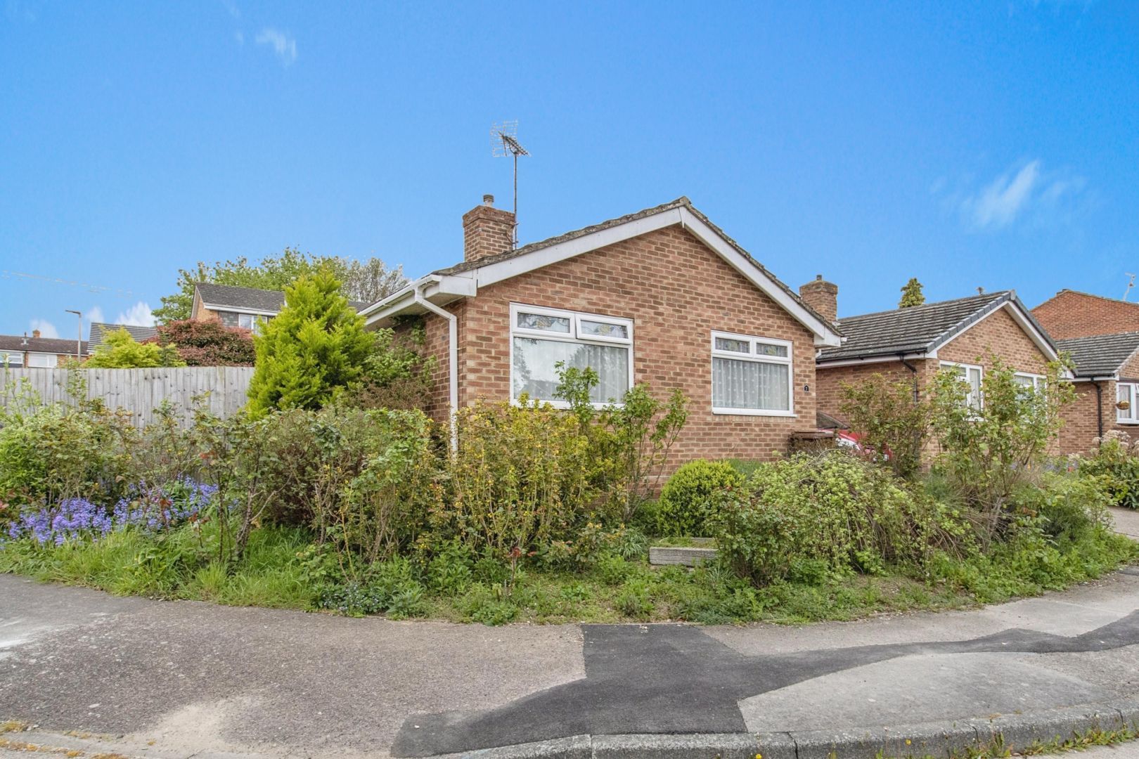 2 bed detached bungalow for sale in Capel Close, Gillingham ME8 Zoopla