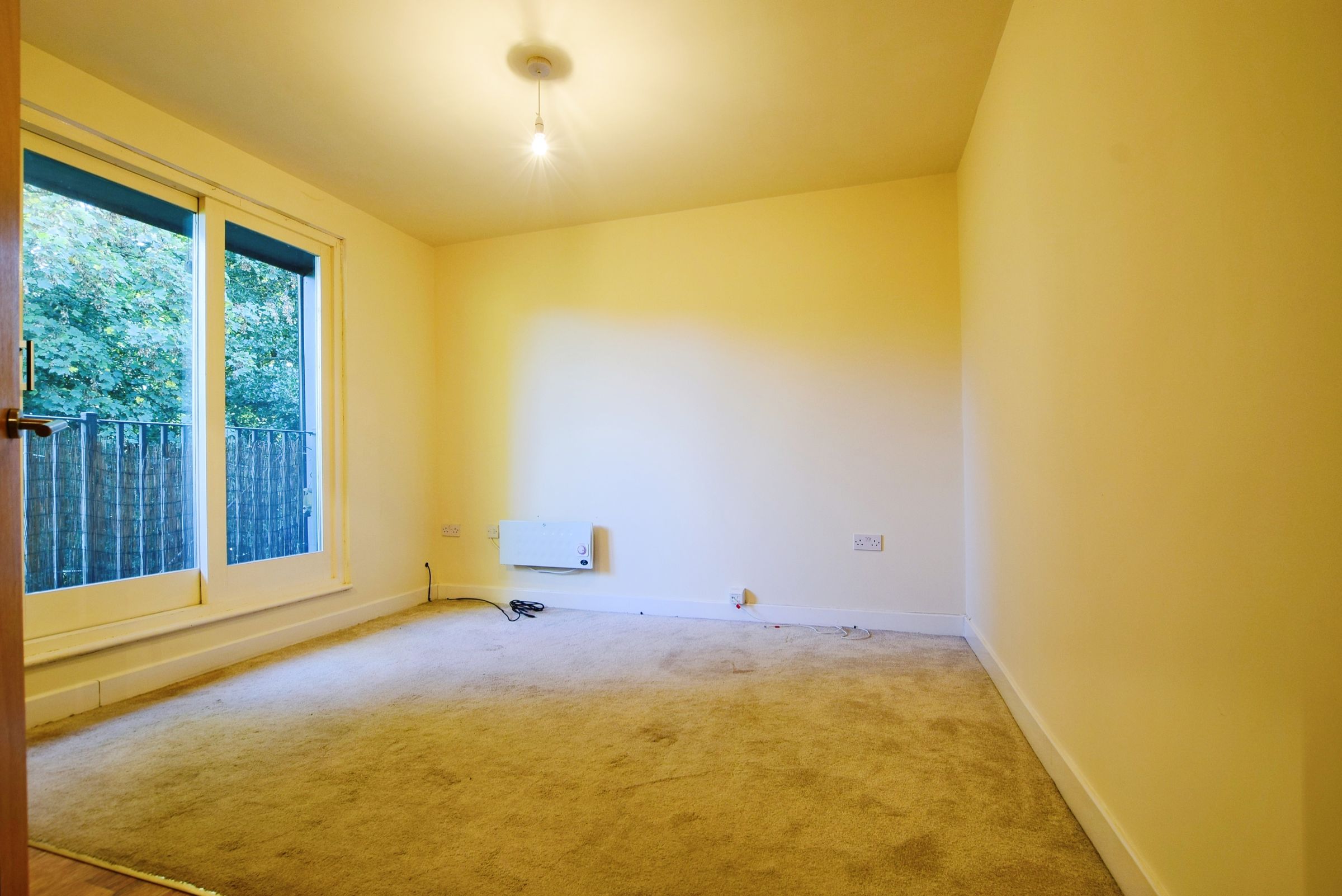 2 bed flat to rent in Brantingham Road, Manchester, Greater Manchester