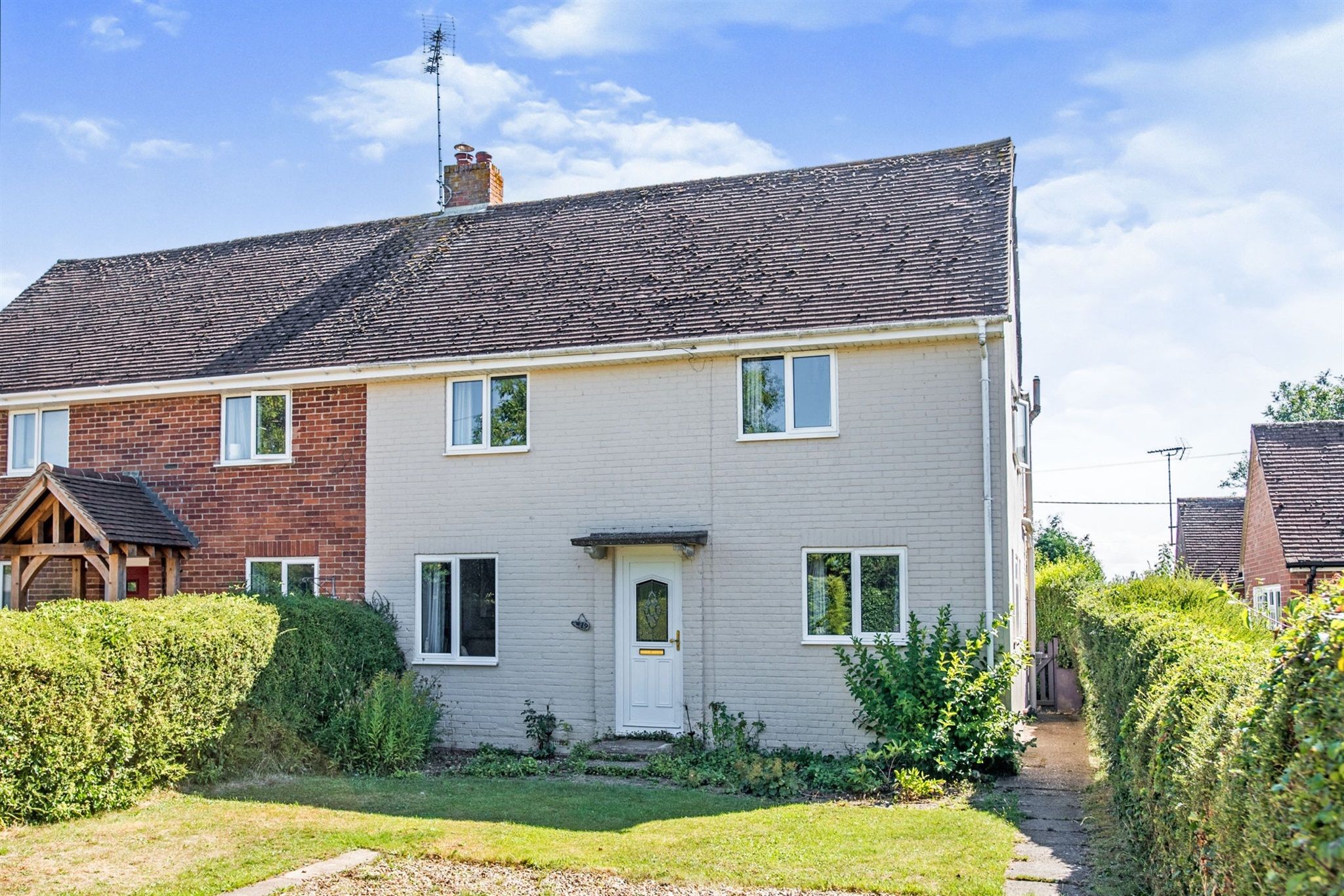 3 bed semidetached house for sale in Stanbury Road, Thruxton, Andover