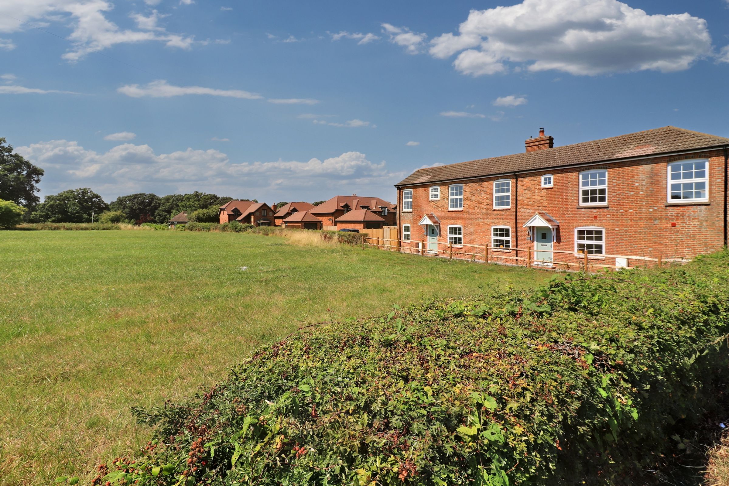 2 bed end terrace house to rent in Winchester Road, Waltham Chase