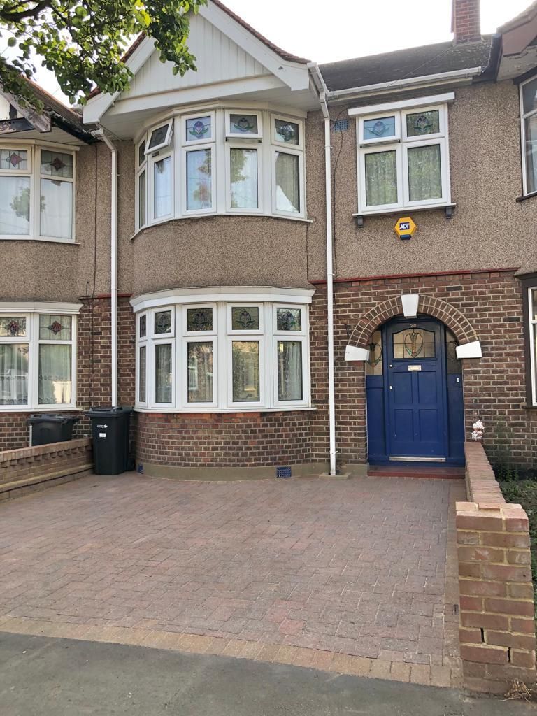 3 bed terraced house to rent in Arandora Crescent, Chadwell Heath RM6