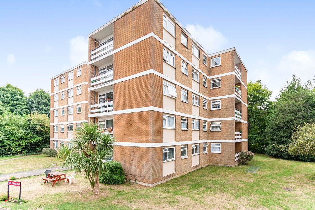 2 bed flat for sale in Shirley Road, Wallington SM6 Zoopla