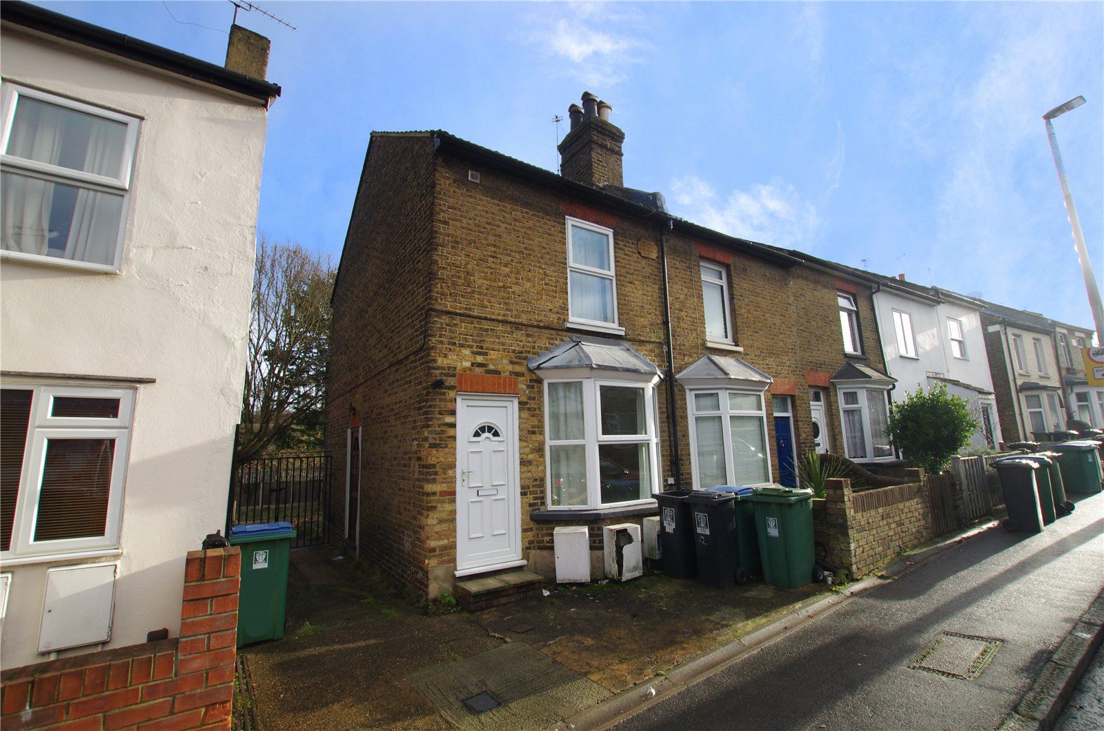 1 bed to rent in Queens Road, Watford, Hertfordshire WD17