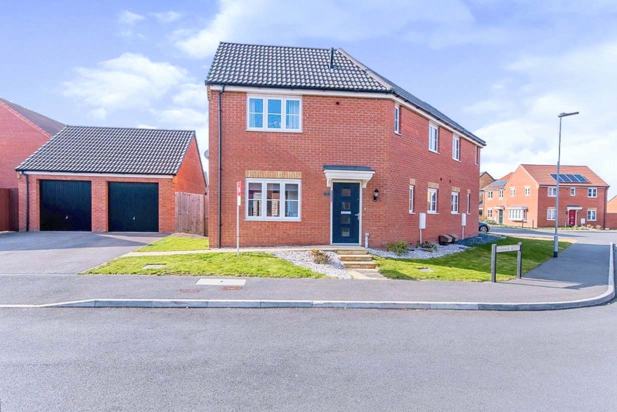 3 bed semidetached house for sale in Markham Avenue, Peterborough