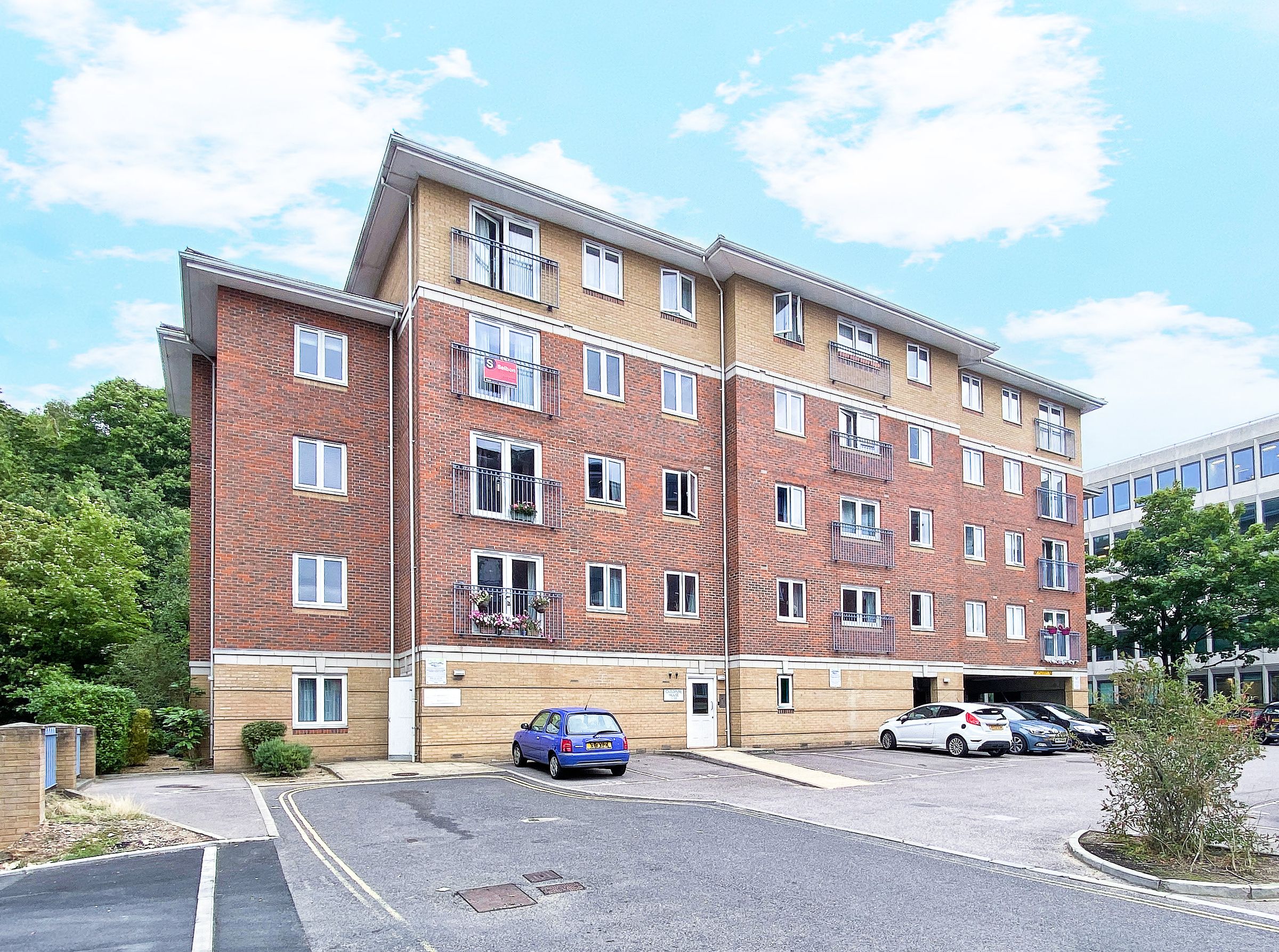 2 bed flat to rent in Farnborough Road, Farnborough GU14 Zoopla