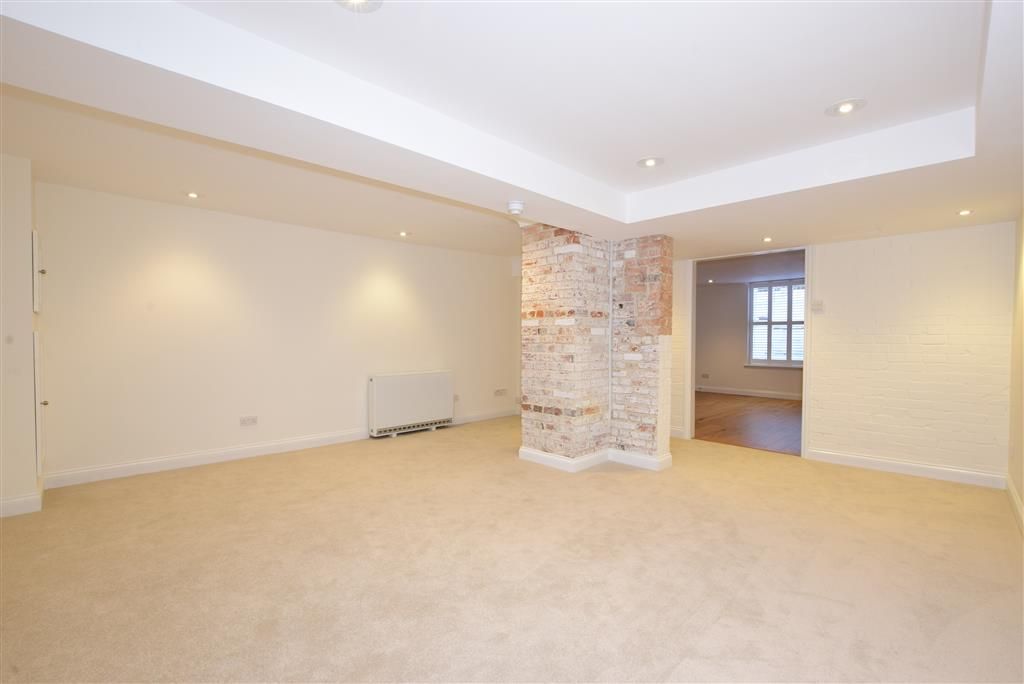 Little London, Chichester, West Sussex, West Sussex PO19  