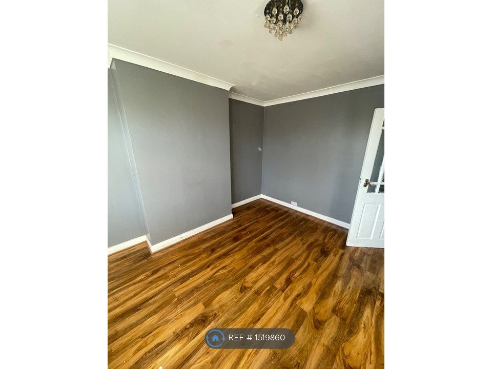 2 bed flat to rent in Staines Road, Feltham TW14 Zoopla