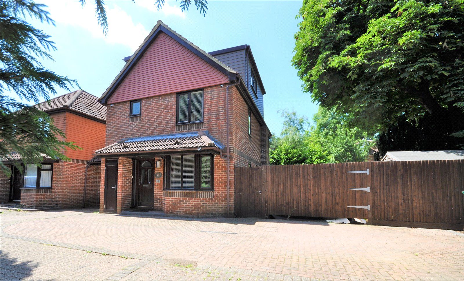 6 bed detached house for sale in Horley, Surrey RH6 Zoopla