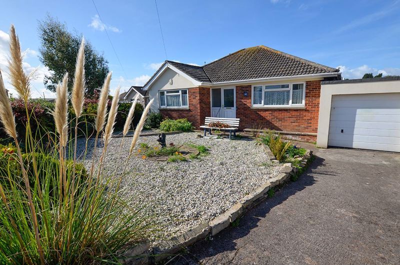 2 bed detached bungalow for sale in Blue Waters Drive TQ4 Zoopla