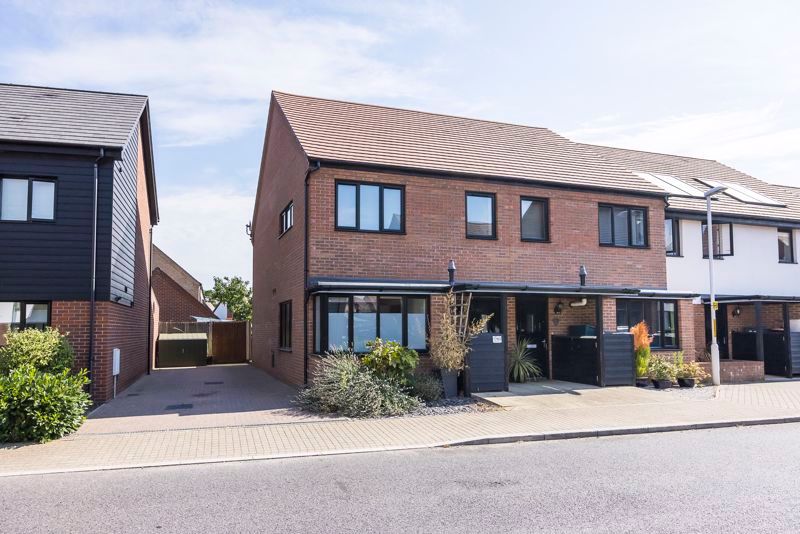 3 bed end terrace house for sale in Hawley Drive, Leybourne, West