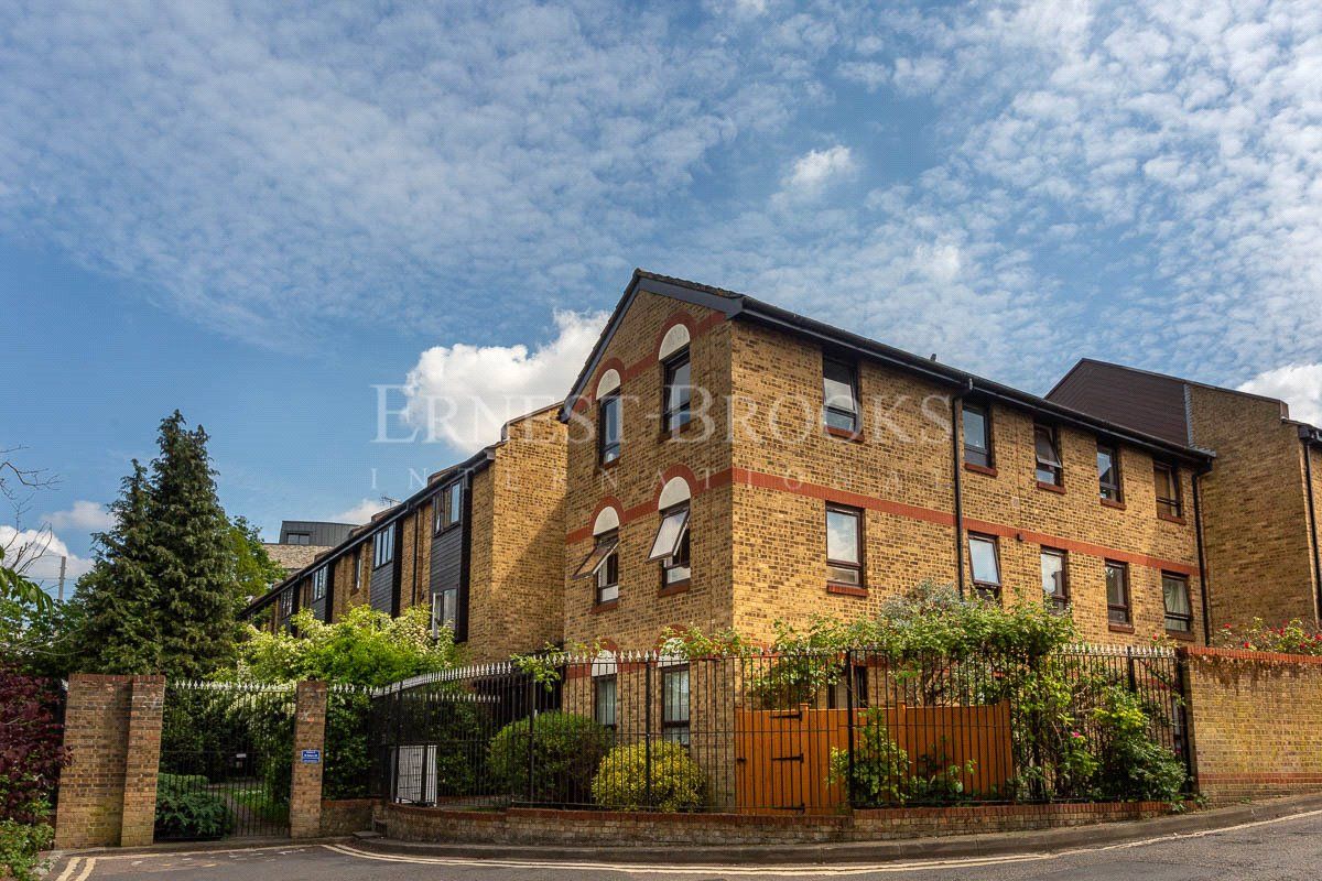 56 Bakers Hill, Hackney E5  