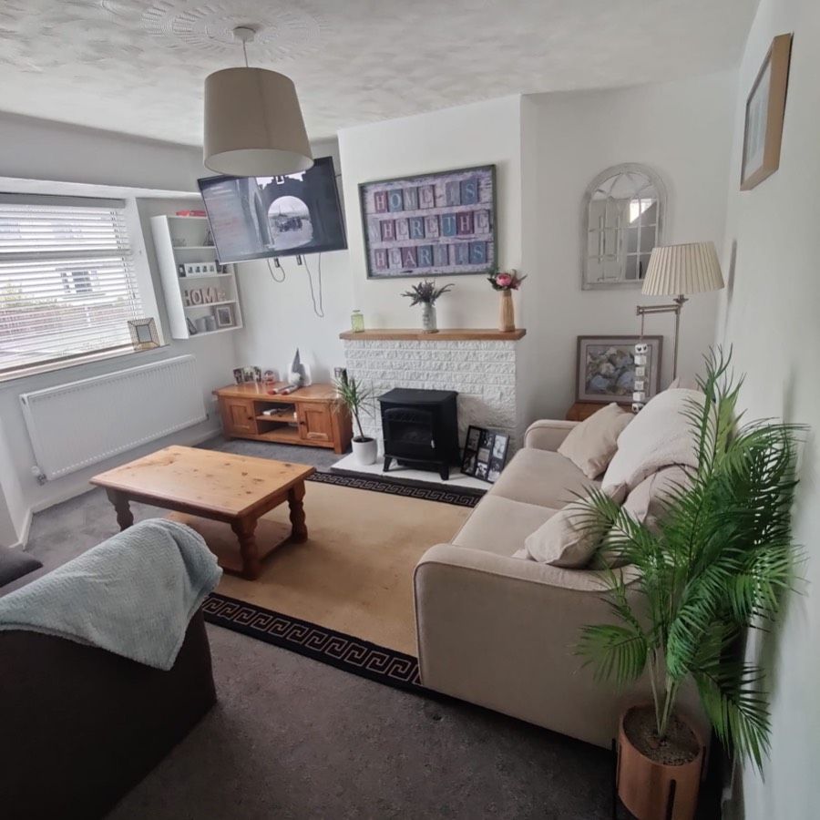 3 bed semidetached house to rent in Gloucester Road, Bridgwater TA6