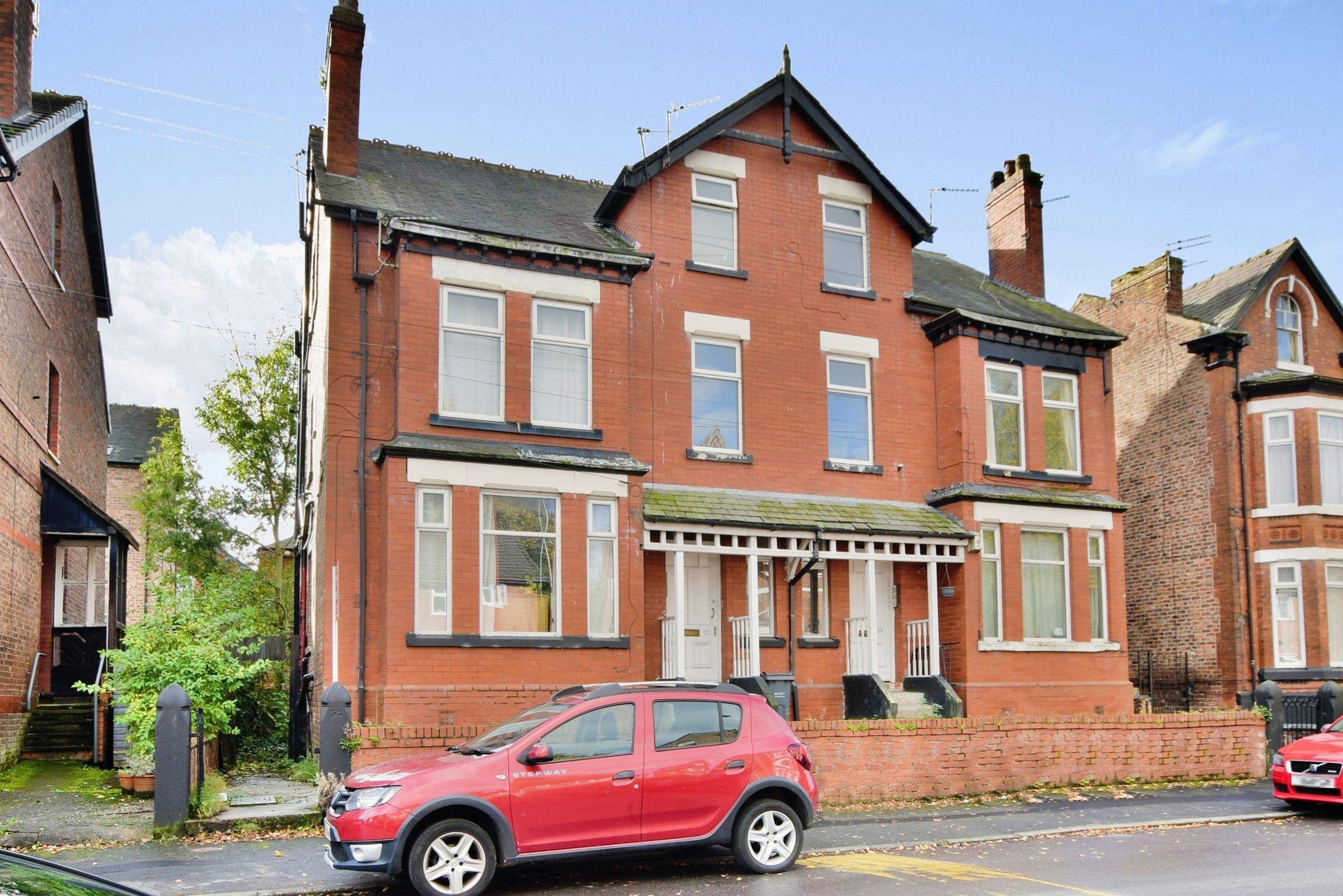 Studio to rent in Clarendon Road, Manchester, Greater Manchester M16