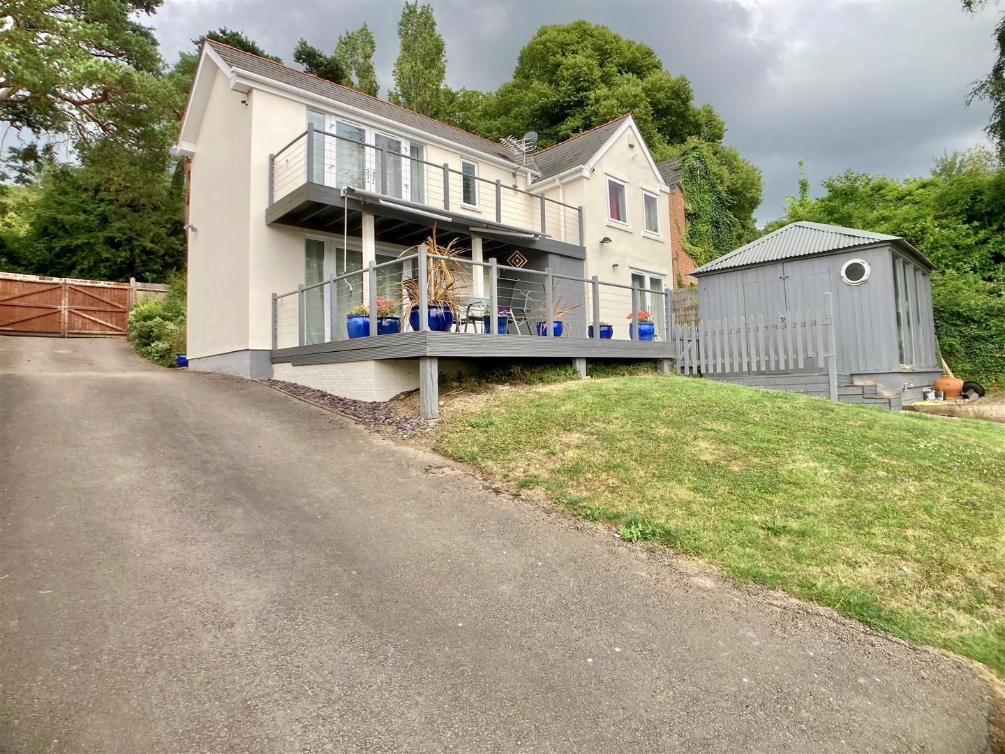 3 bed semidetached house for sale in Woods Orchard, Tuffley