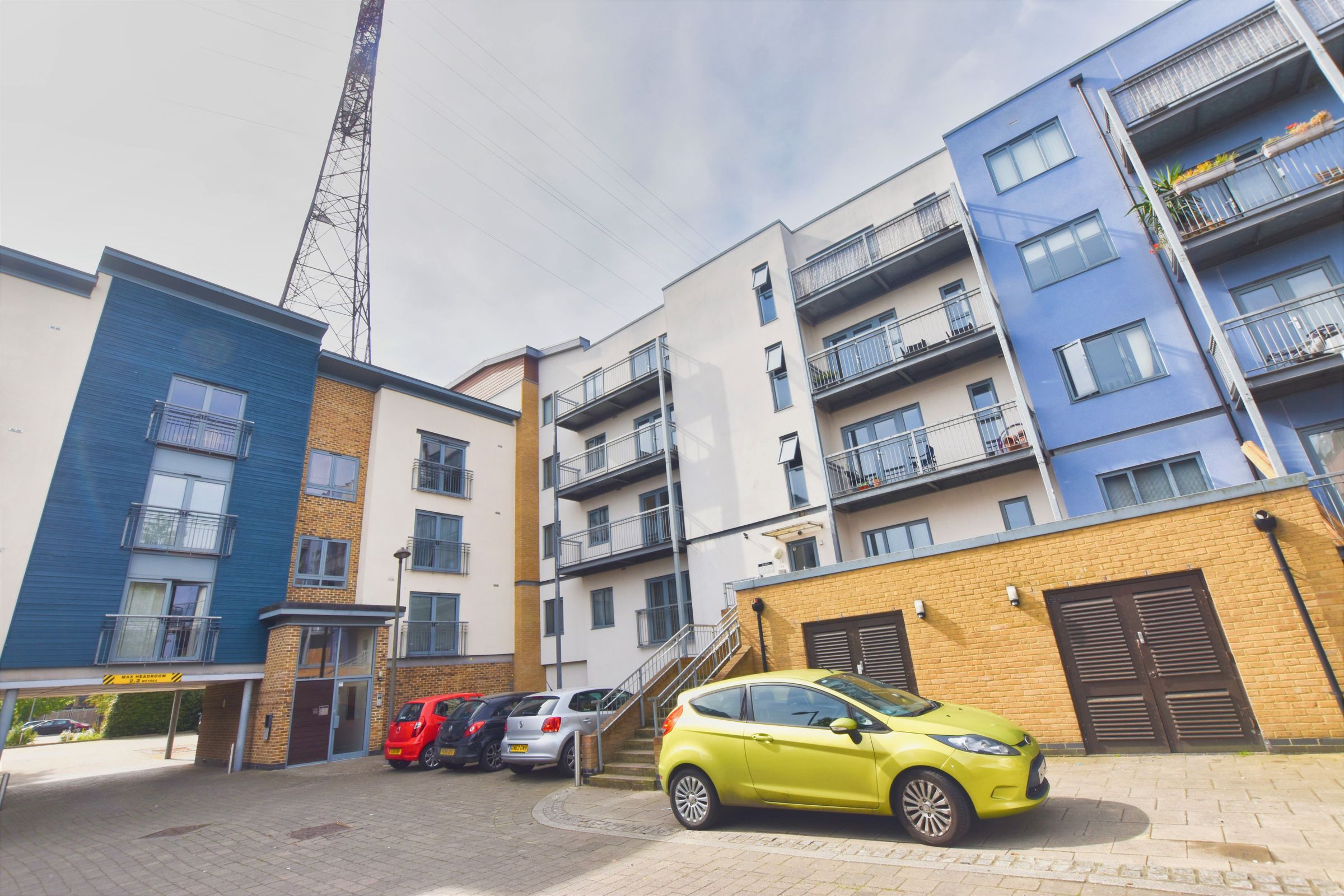 2 bed flat for sale in Quayside Drive, Colchester CO2 Zoopla